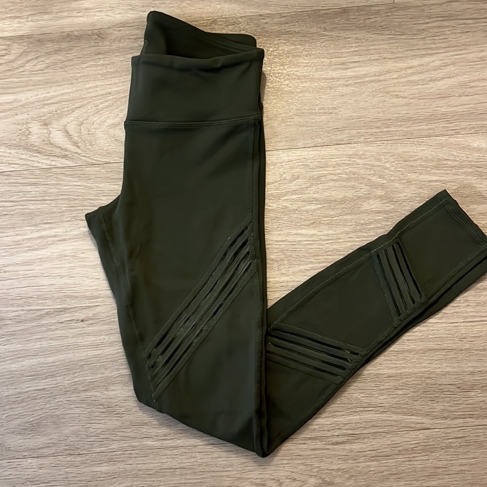 Alo Yoga Moto Leggings (RN#87370) in Olive Green